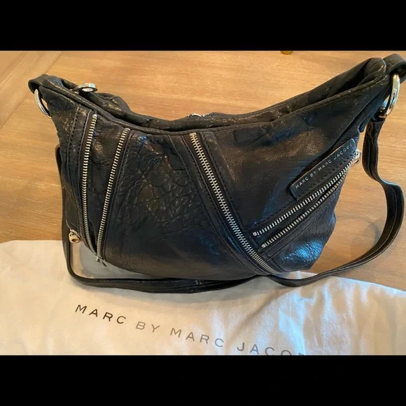 Marc by Marc Jacobs black leather shoulder bag - Picture 2 of 4